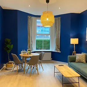 Aaron Wise - 17 Fitzhamon Appartement Cardiff